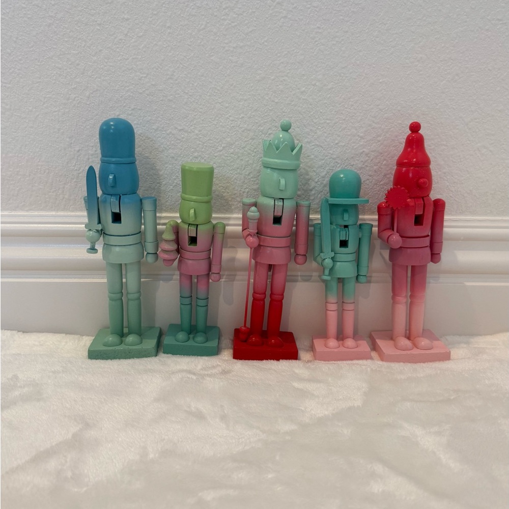 Viral Sold Out NWT Ombré Colorful Christmas Nutcracker Wooden Decor Set